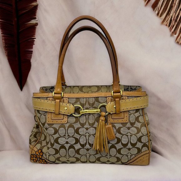 Coach Handbags - GUC Coach Signature Jacquard and Leather Hamptons Carryall Purse
